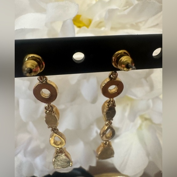 Gorgeous Yellow Stone Color Earrings - Picture 4 of 4